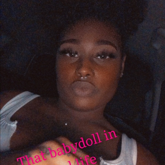 Meet your Posher, Danielle - Picture 1 of 1